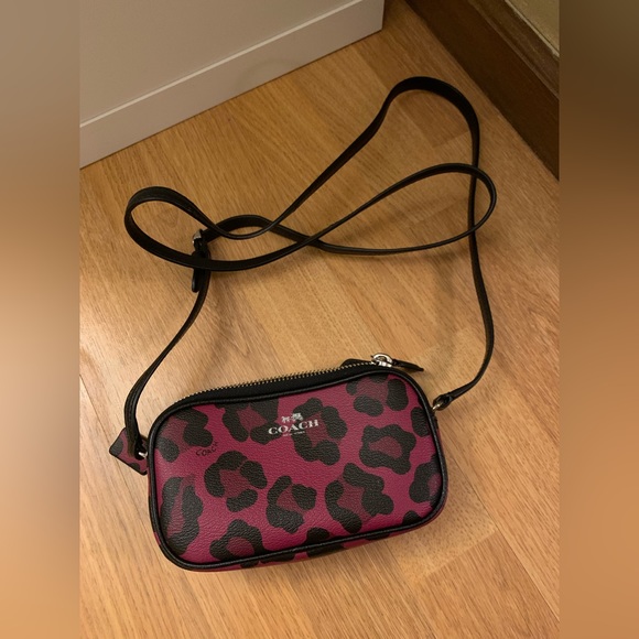Small pink and black leopard Coach bag - Picture 4 of 9